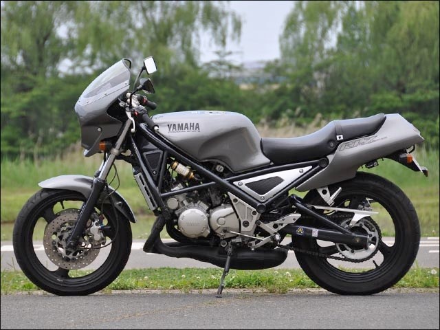 楽天市場】CHIC DESIGN シックデザイン ロードコメット2 R1-Z YAMAHA