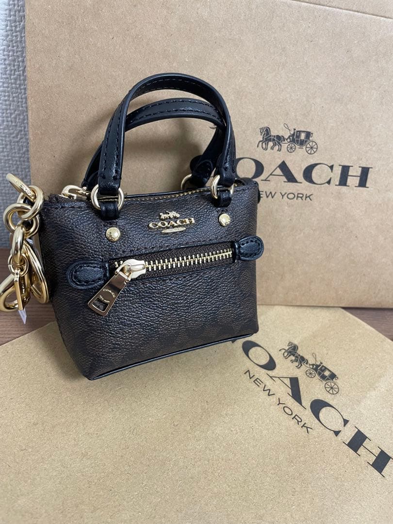 【新品・正規品】コーチ キーホルダー　チャーム Amazon.co.jp: [コーチ] キーホルダー チャーム Trigger Snap Bag