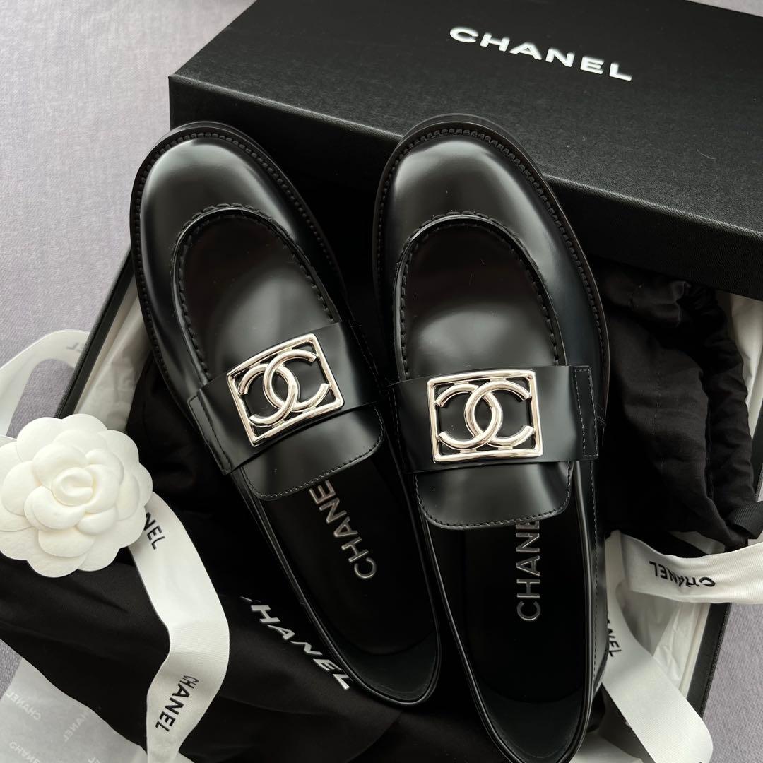 【CHANEL】ブラック ローファー シルバー金具★37.5 vectorpremium_081-102508280249
