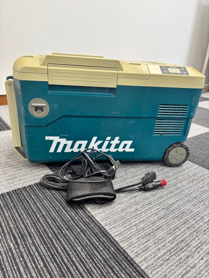 ま*す様 マキタ 充電式保冷温庫 CW180D 18V容量20L マキタ CW180DZ 18V充電式保冷温庫 (本体のみ) ウエダ金物【公式サイト】